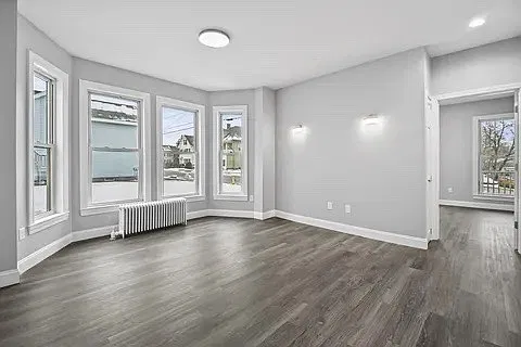 3 bed, 1300 sqft, $3,300 — Photo 1