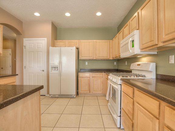 3rd image of 10436 Rayner Dr NW