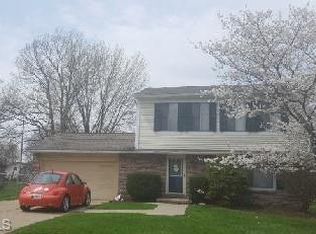 7218 Ames Rd, Parma, OH 44129