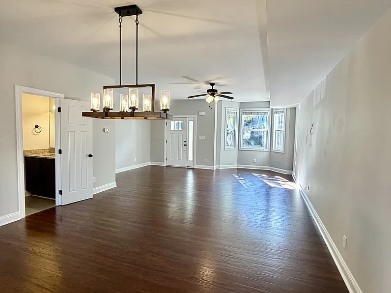 127 Portico St — Photo 8
