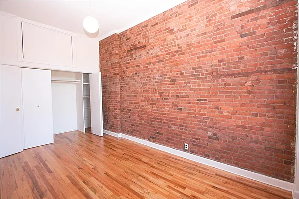 Rented by R New York | media 21