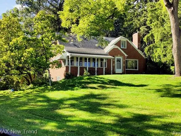 8715 N Wayne Rd, Westland, MI 48185