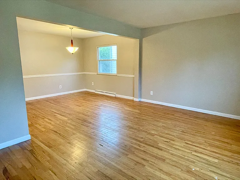 480 N Hawkins Ave — Photo 3