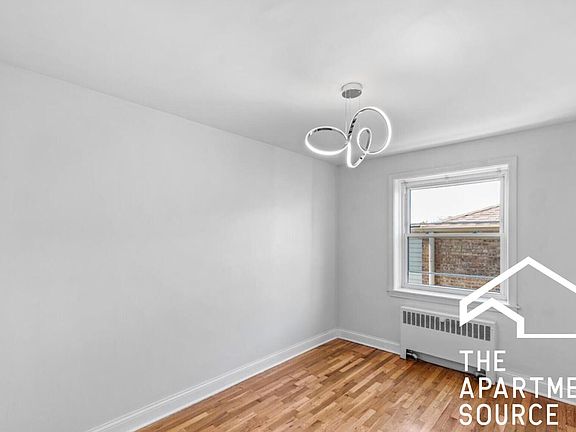 5th image of 2735 W Berwyn Ave #2F