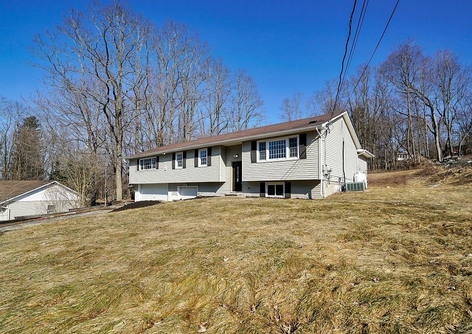 1st image of 8 Michelle Dr
