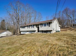 8 Michelle Dr, Newburgh, NY