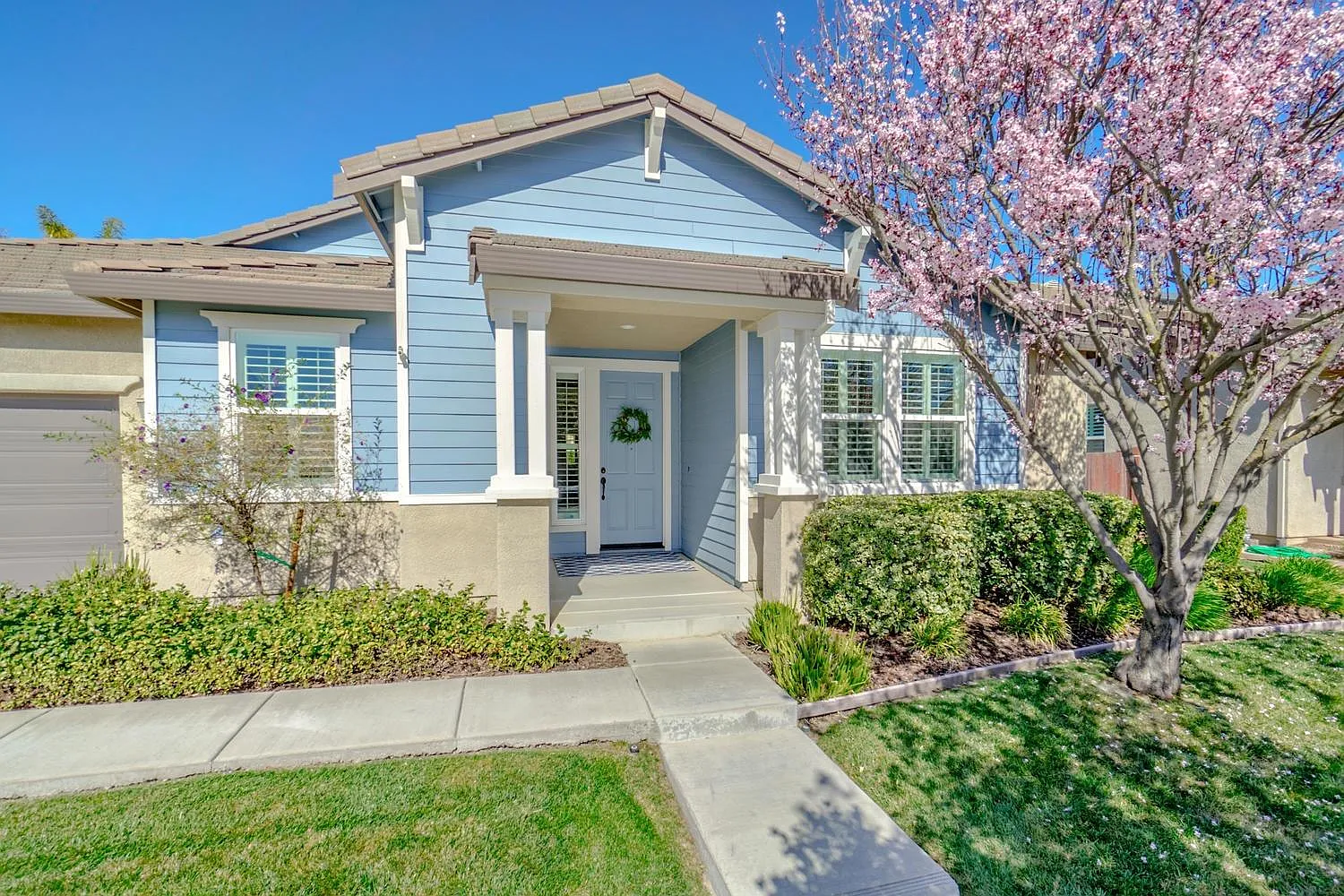 2301 Foster Ct photo 1