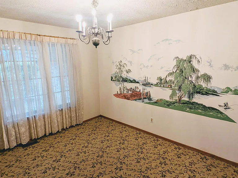 2657 Chateau Dr — Photo 50
