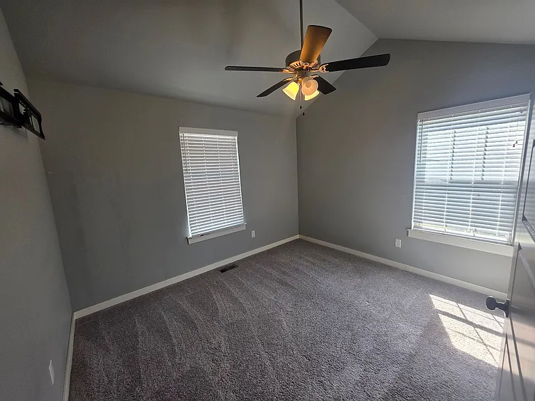 2828 Blackstone — Photo 8