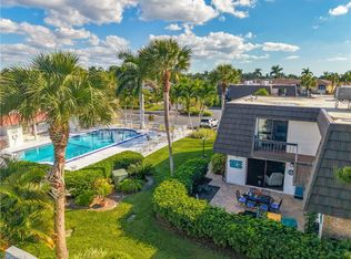 119 Lake Point Ln #5B, Naples, FL 34112