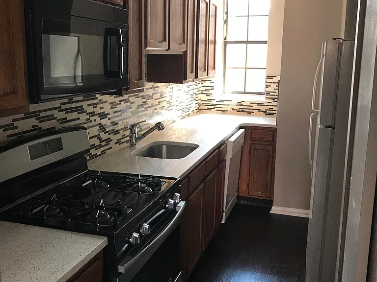 810 South St #2F — Photo 3