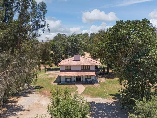 18690 Amos Rd, Bakersfield, CA 93308