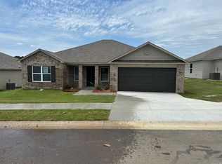 4527 Olympic Dr, Benton, AR 72019
