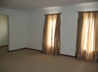 3246 E Vining Dr, Decatur, IL 62521