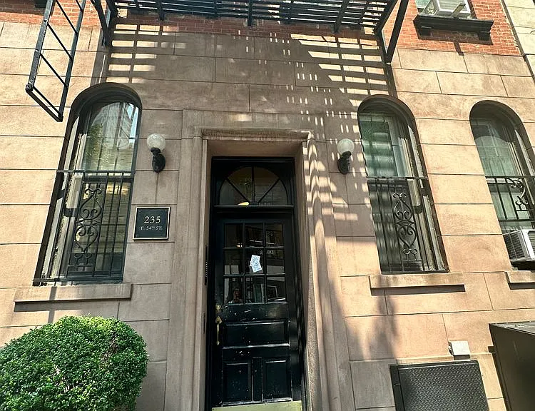 235 E 54th St #4B — Photo 5