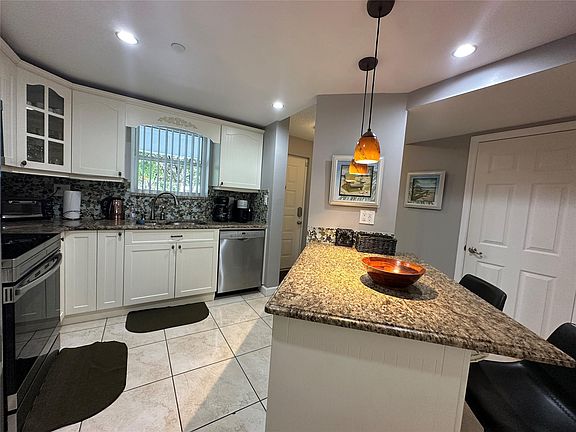 4th image of 17801 N Bay Rd APT 212