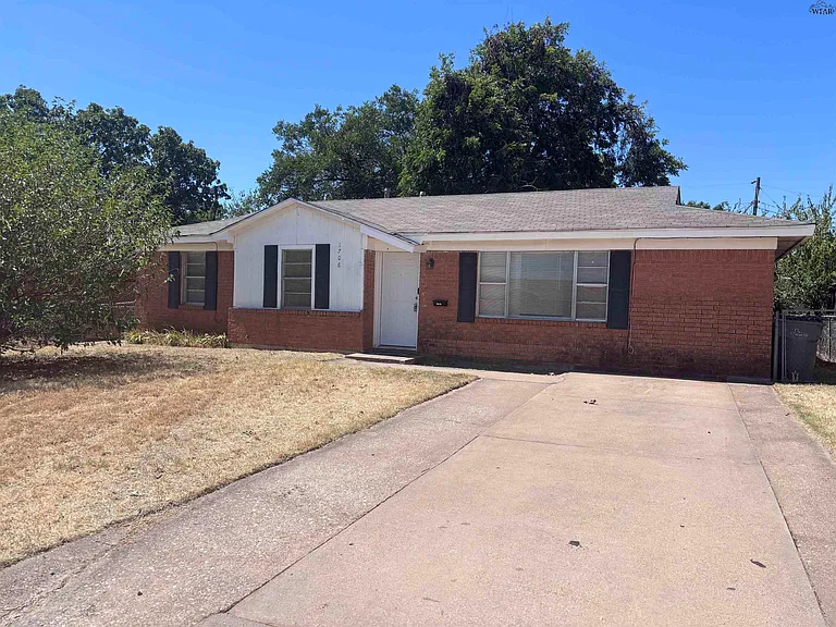 1706 Longview St — Photo 1