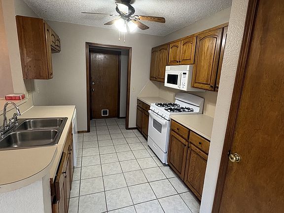 5th image of 2021 Sierra St