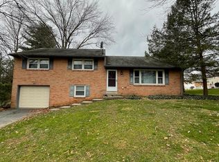 107 Mayfield Dr, Lititz, PA 17543