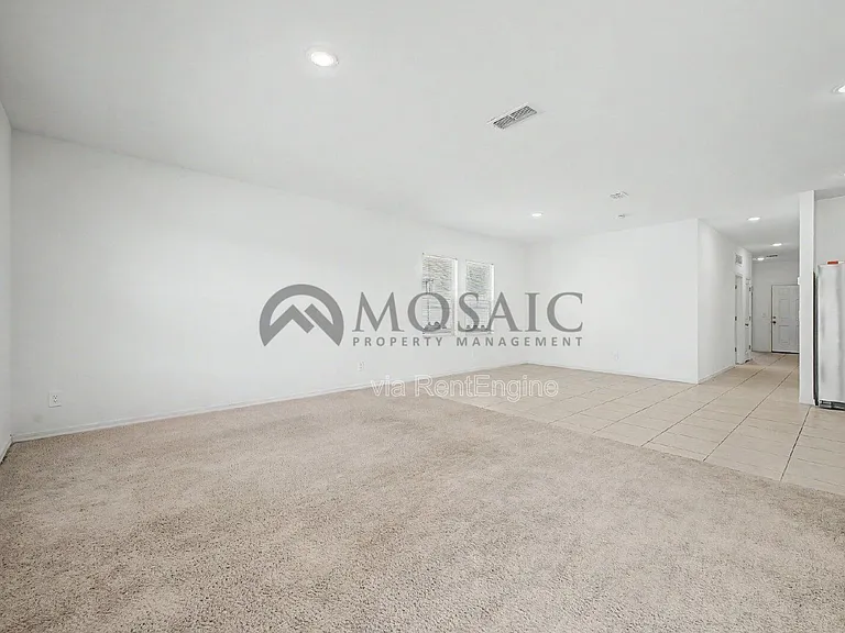 9553 W Agora Ln — Photo 6