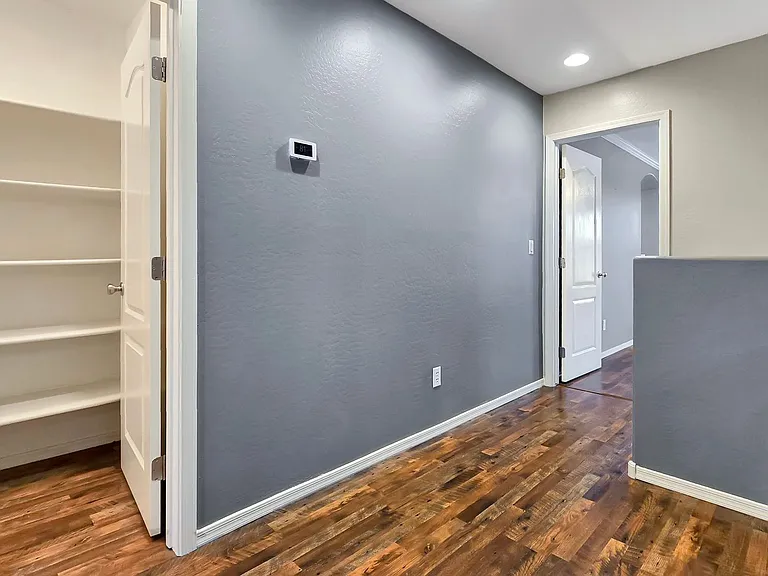 2942 N Evergreen St — Photo 14