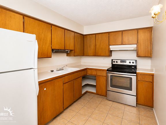 2nd image of 2041 W Berridge Ln APT 11