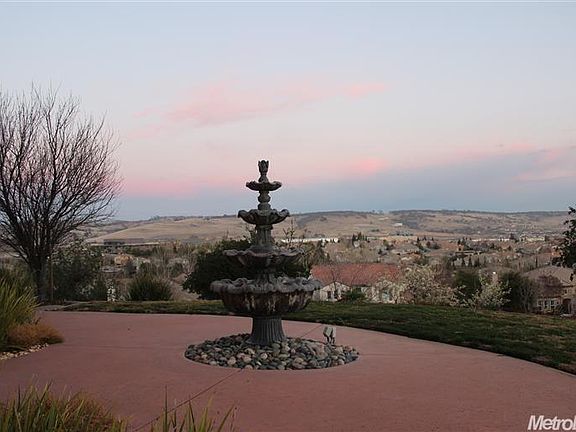 2nd image of 631 Stonebriar Ct