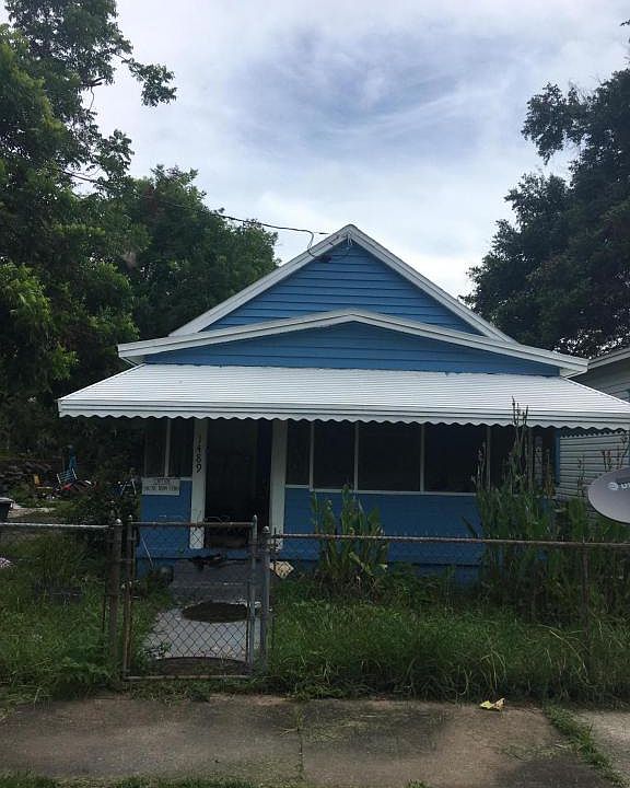 1st image of 1489 W 18th St
