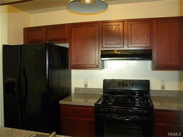 2nd image of 255 Ruth Ct