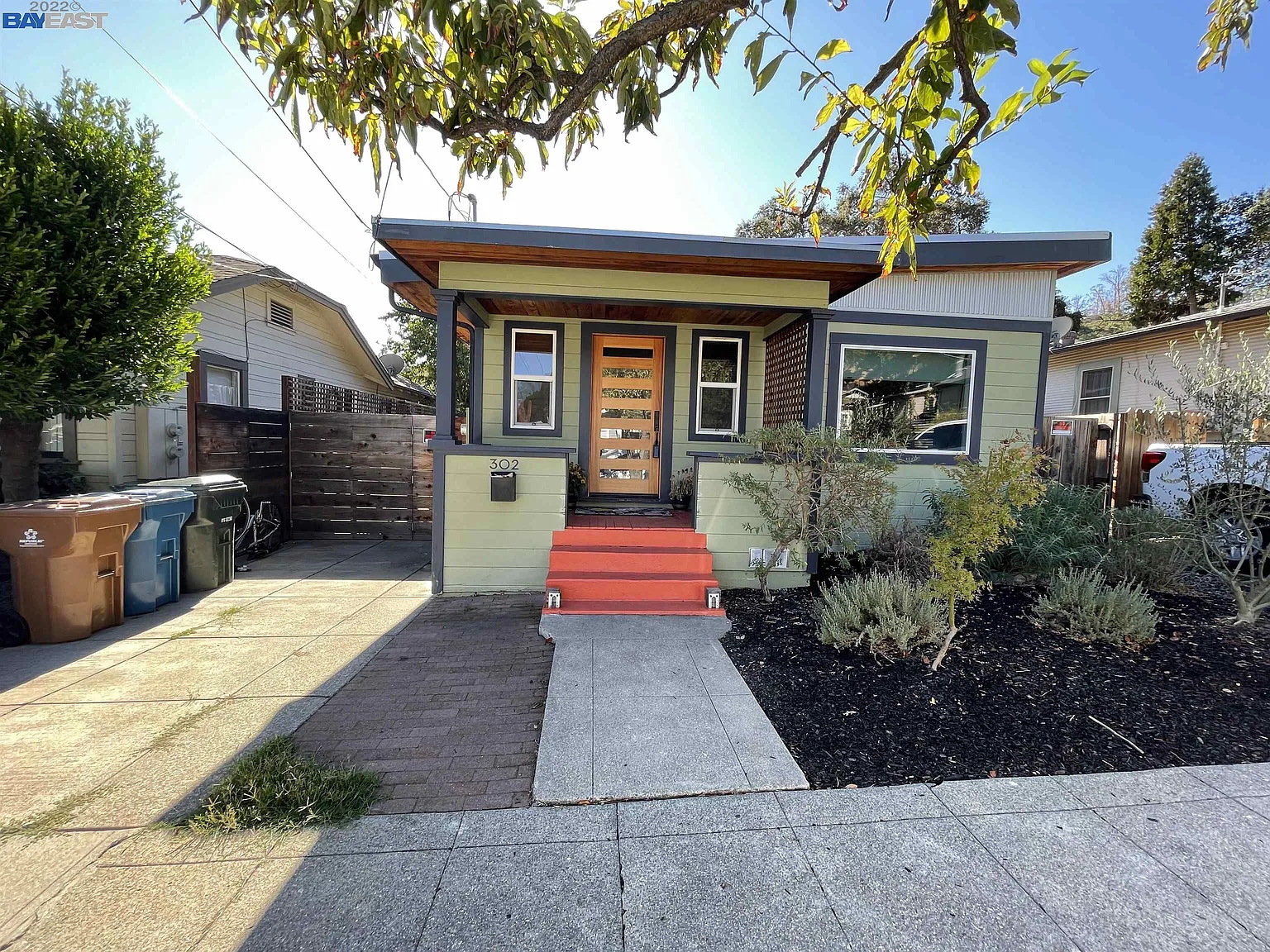 302 Warren St photo 1