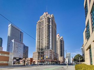 4080 Living Arts Dr #1606, Mississauga, ON L5B 4N3