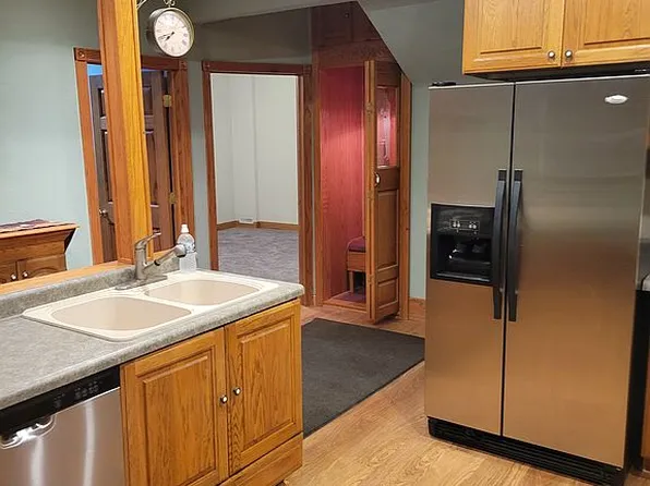 801 Elmwood Ave, Kewanee, IL 61443