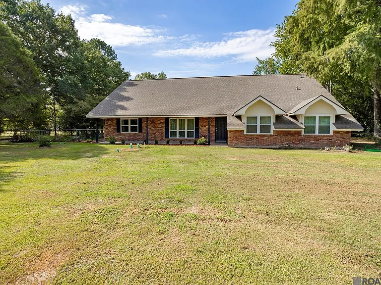 10784 Island Rd — Photo 1