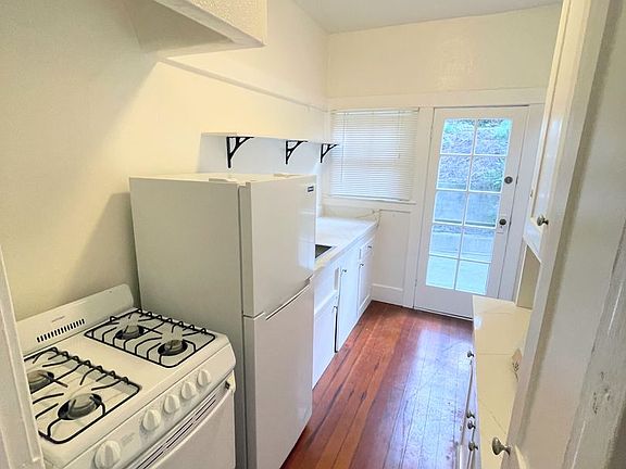 3rd image of 840 Laguna Ave #0