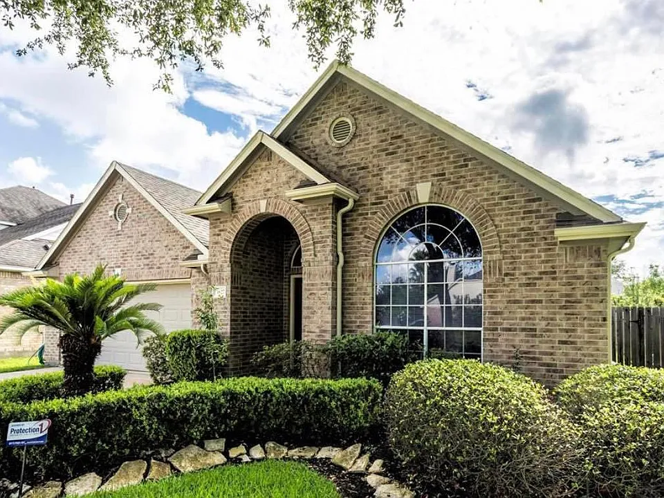 3827 Shady Breeze Dr