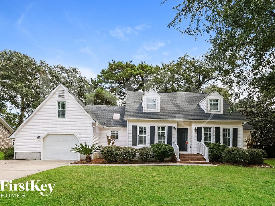 1st image of 2332 Vanderbilt Dr
