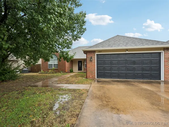 1017 W Pittsburg Pl, Broken Arrow, OK 74012