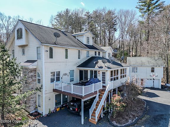 3rd image of 455 Joanne Ct