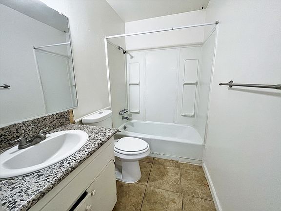 5th image of 309 Monterey St #C