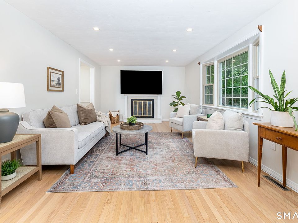 1st image of 40 Wapping Wood Road