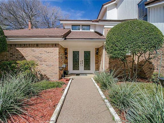 3rd image of 2301 Autumn Oaks Trl