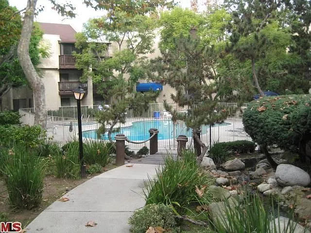 9109 Summertime Ln — Photo 10