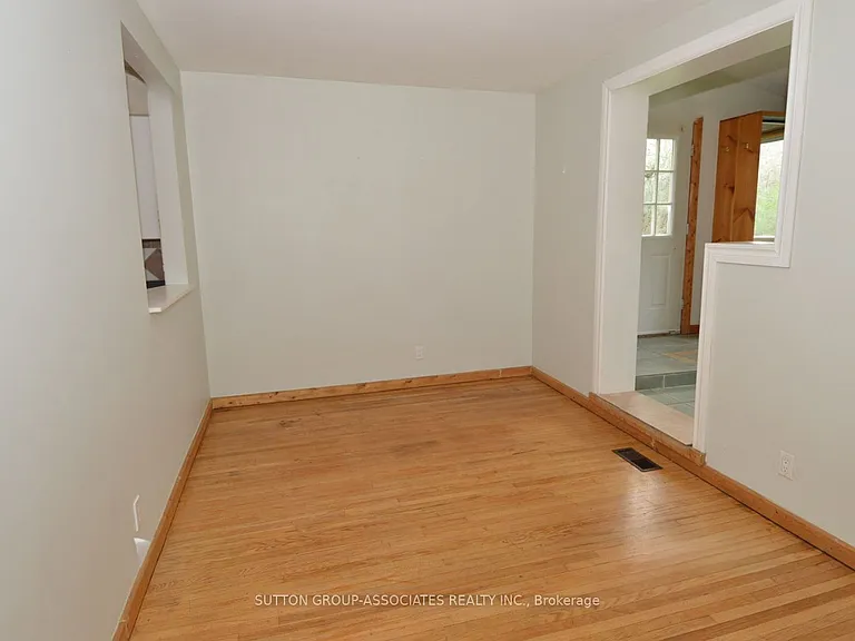35 Longhope Pl — Photo 5