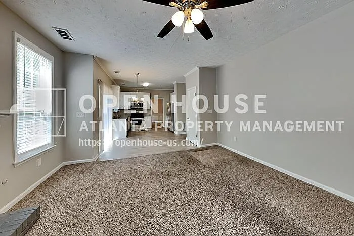 5 bed, 3.5 bath, 3208 sqft, $3,000 — Photo 4
