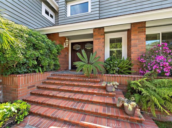 25122 Black Horse Ln, Laguna Hills, CA 92653