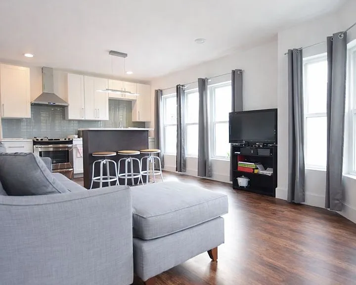 707 E Seneca St. — Photo 14