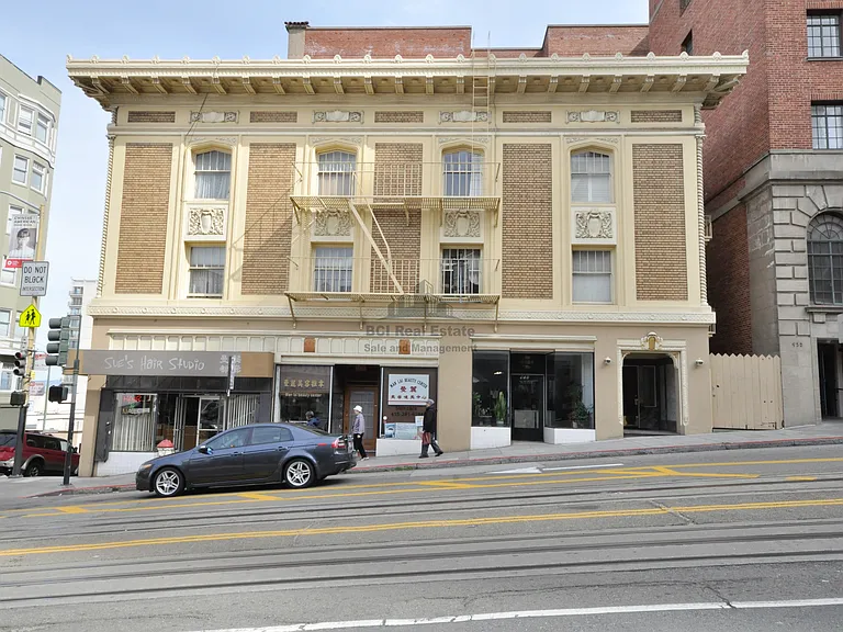 952 Powell St #12 — Photo 9