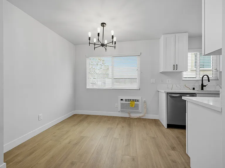 1738 Colby Ave #1 — Photo 11