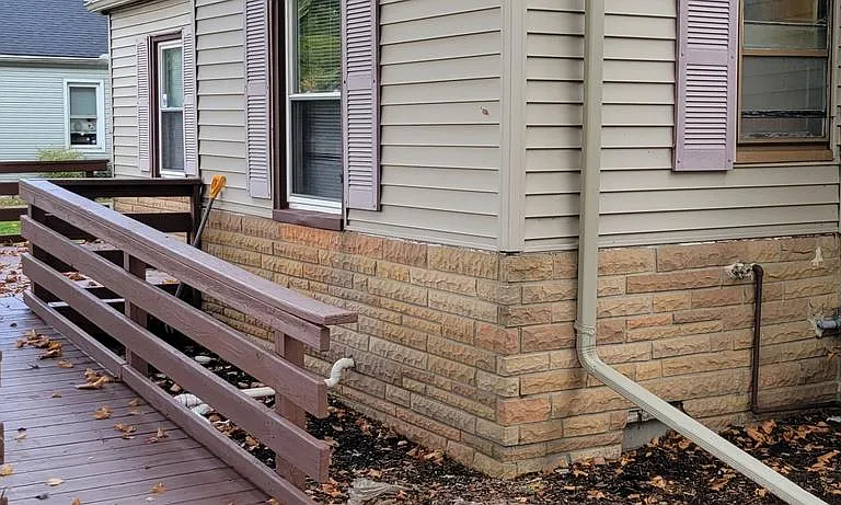 3225 Crooks Rd — Photo 24