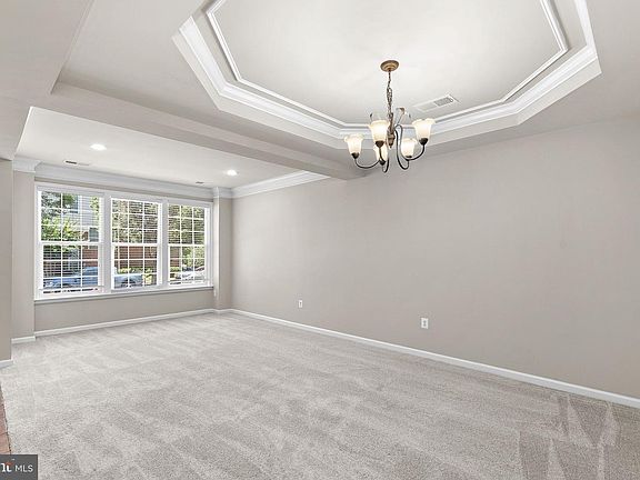 5th image of 19392 Coppermine Sq